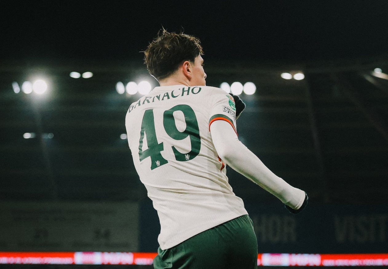 Alejandro Garnacho Cetak Brace